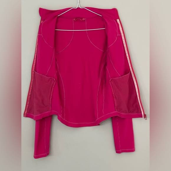 Lululemon: Women's Jacket (pit to pit approx 18 inches) - Picture 3 of 8